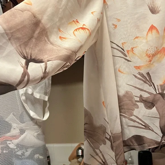 CHICOS PONCHO STYLE Sheer Floral Abstract Print - Picture 4 of 13